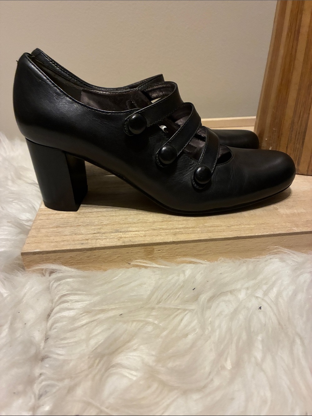 Ecco Classic Black Mary Jane Block Heel Pumps - Women's